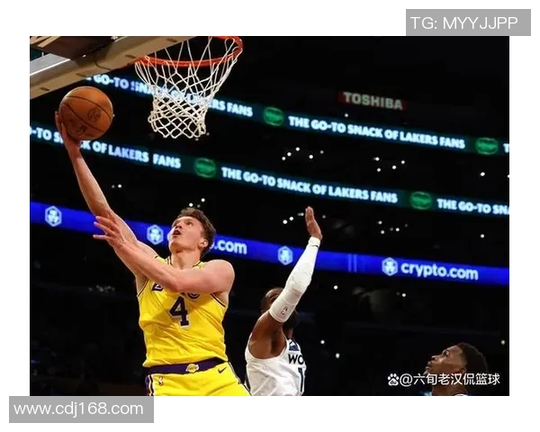 湖人14分大逆转，詹姆斯里夫斯爆发，雷迪克换1人收奇效